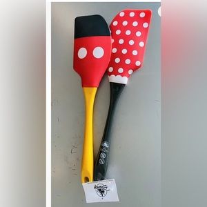 NWT Mickey Minnie Mouse Baking Spatula Set of 2 Kitchen Cooking Disney Parks